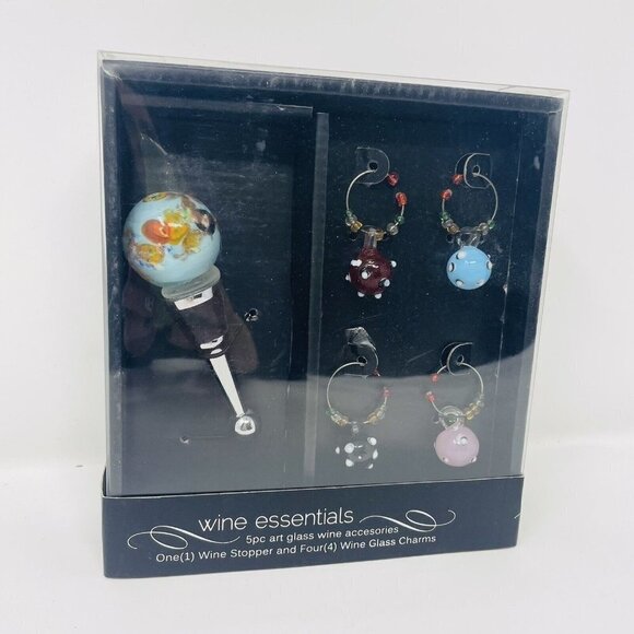 Wine Essentials 5 Piece Art Glass Wine Accessory Set Wine Stopper and 4 Charms - Picture 1 of 3